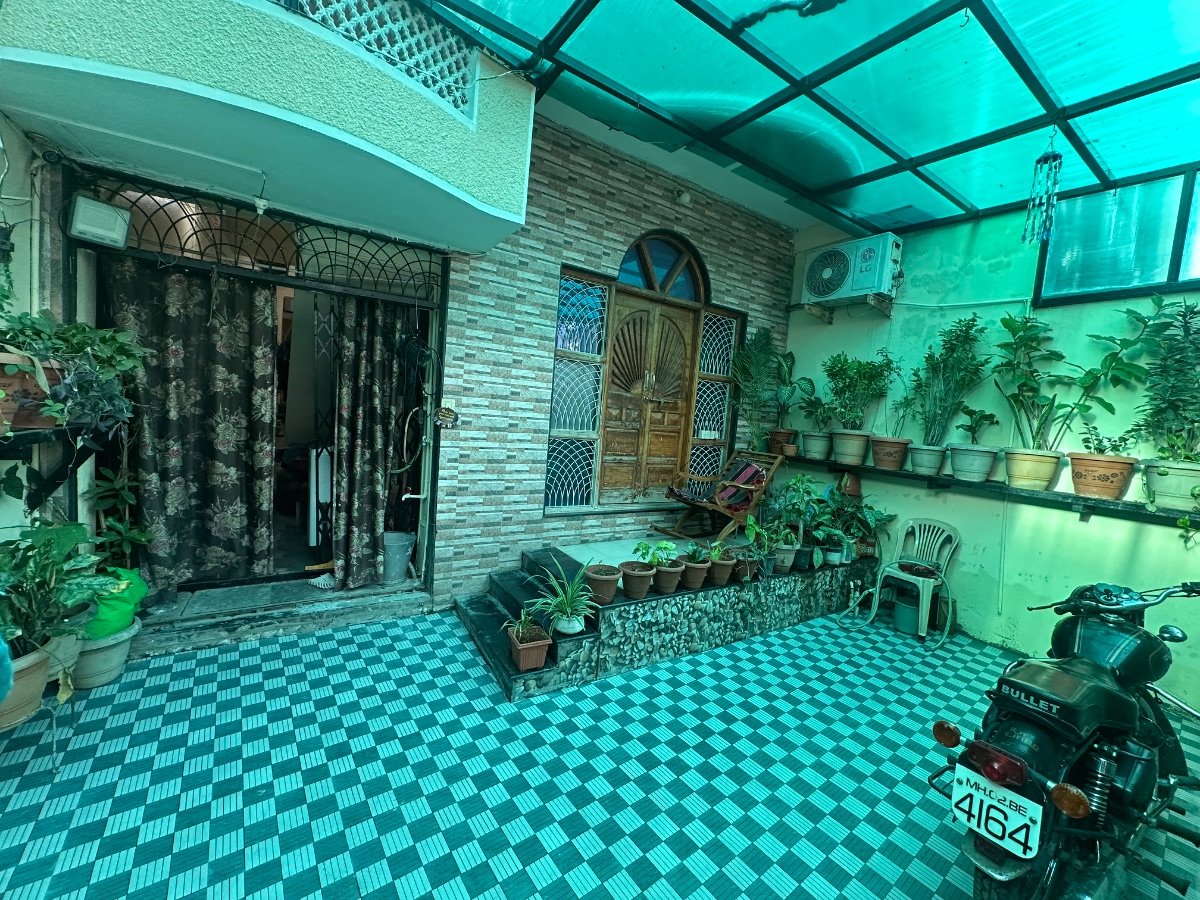 Guntewari home 1200sqft on main road 35ft